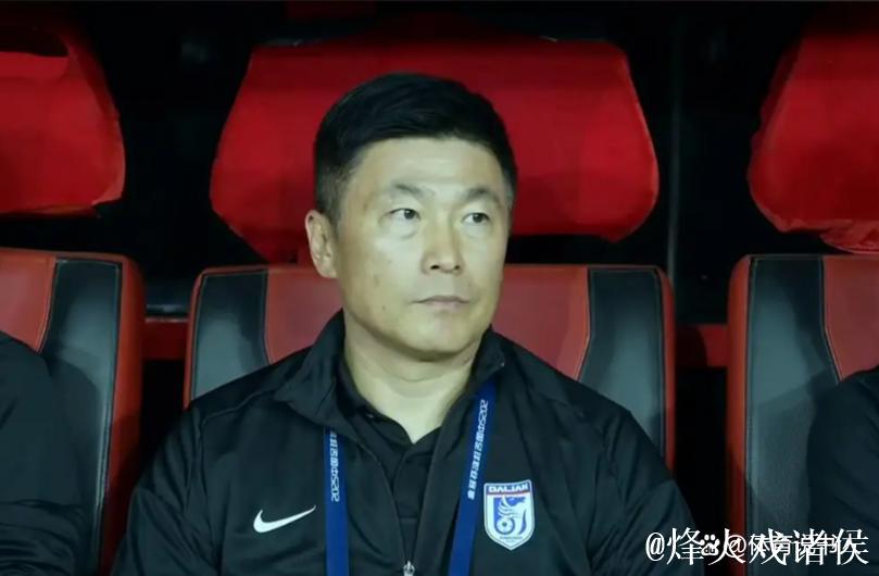 大连英博官宣与功勋主帅李国旭续约!带队4年三级跳,中超保级 大连英博官宣与功勋主帅李国旭续约!带队4年三级跳,中超保级